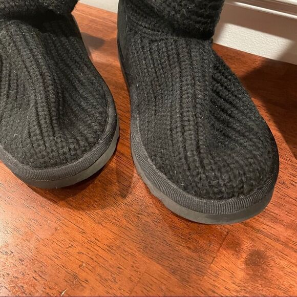 UGG CLASSIC CARDY KNIT BUTTON BLACK BOOTS SZ 6 - Picture 3 of 8